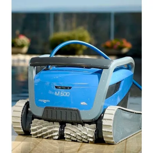 Maytronics Dolphin M600 medence porszívó robot - 2026