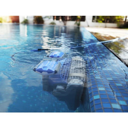 Maytronics Dolphin M550 medence porszívó robot