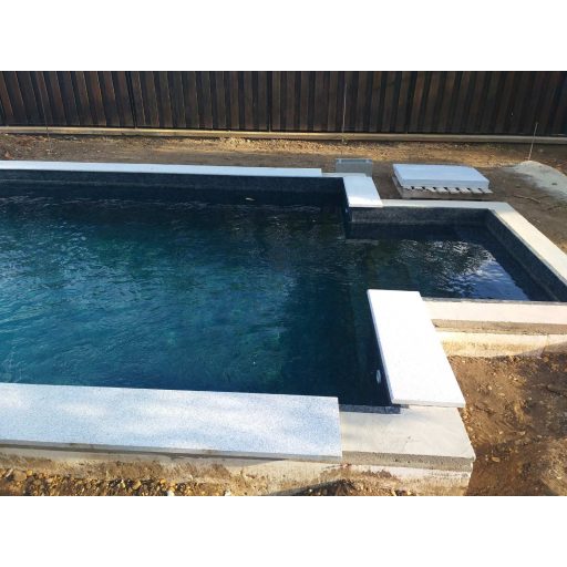 Gránit medence szegélykő egyenes elem - Silver színben - 33 cm széles