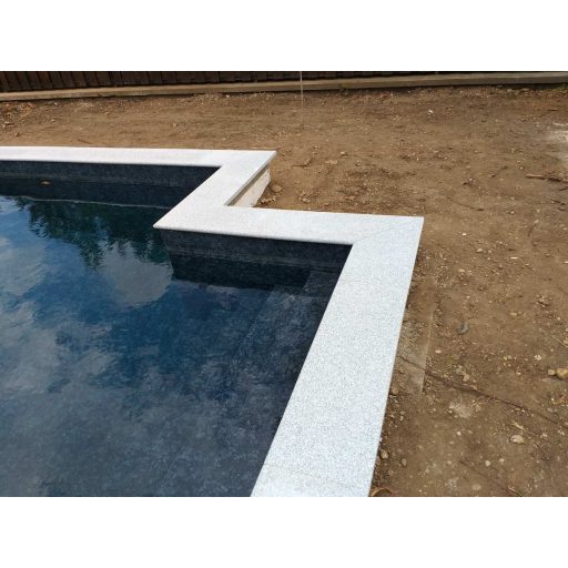 Gránit medence szegélykő egyenes elem - Silver színben - 33 cm széles