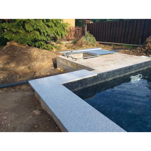 Gránit medence szegélykő egyenes elem - Silver színben - 33 cm széles